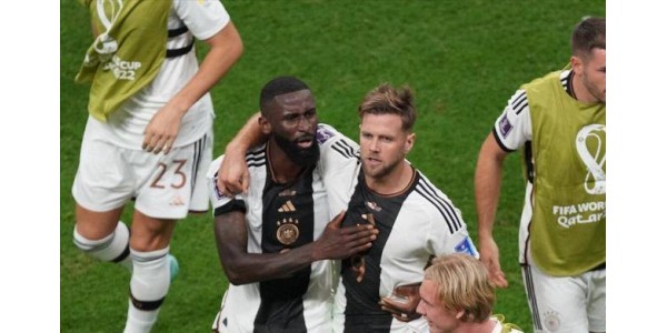 Německo musí jít do hry 3 naplno, aby udělalo zázrak